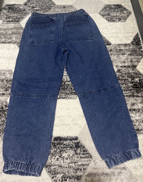 Blugi si tricou marimea 152 cm