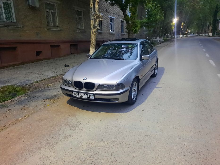 Продается автомобиль BMW 520i
