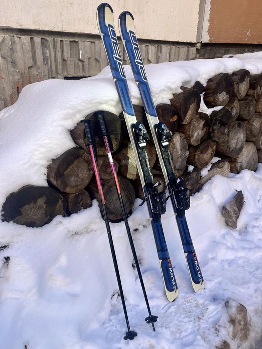 Продавам Ски комплект.