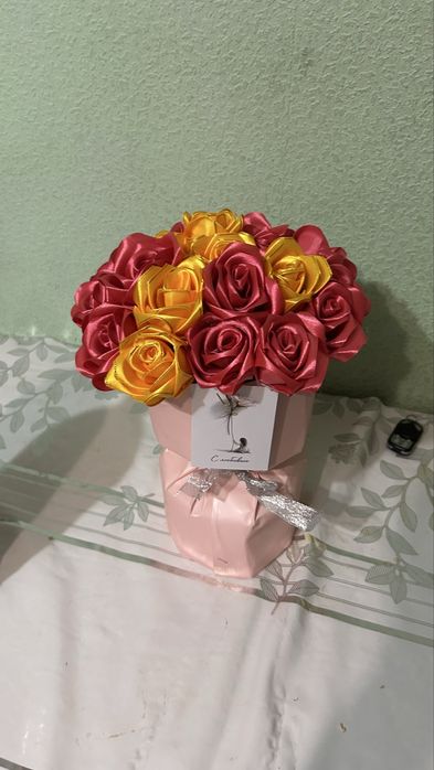 Цветы атласных лент букеты 21 шт