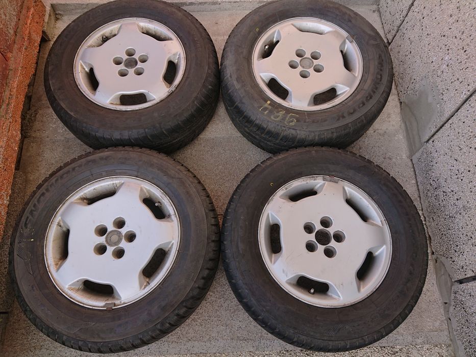 Гуми TOYO SNOWPROX S943 комплект с джанти и датчици Launch LTR-01