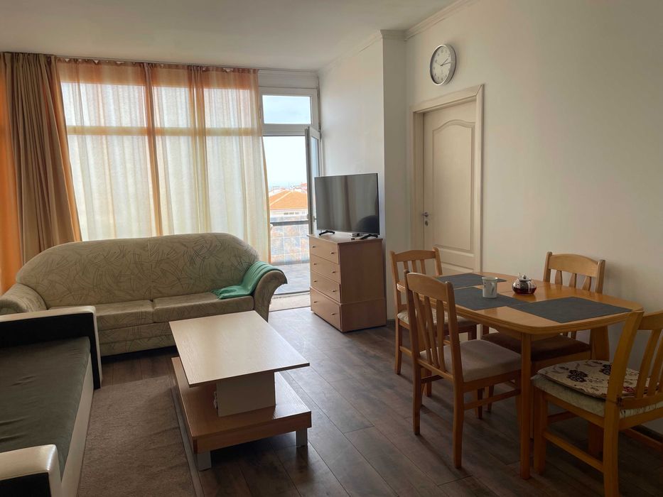 Дава се под наем Двустаен апартамент в Несебър - 80 кв.м за 399 € - Снимка #1