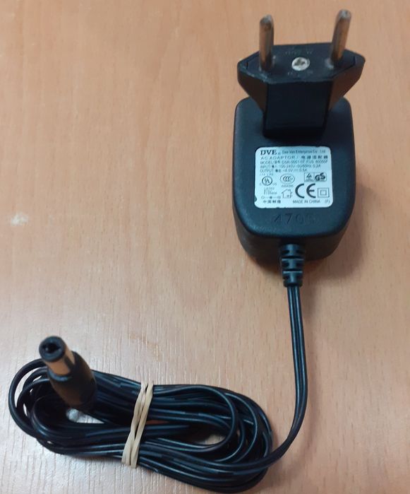 Vând Încărcător 8V  0,5A cu mufă  de 5,5mm