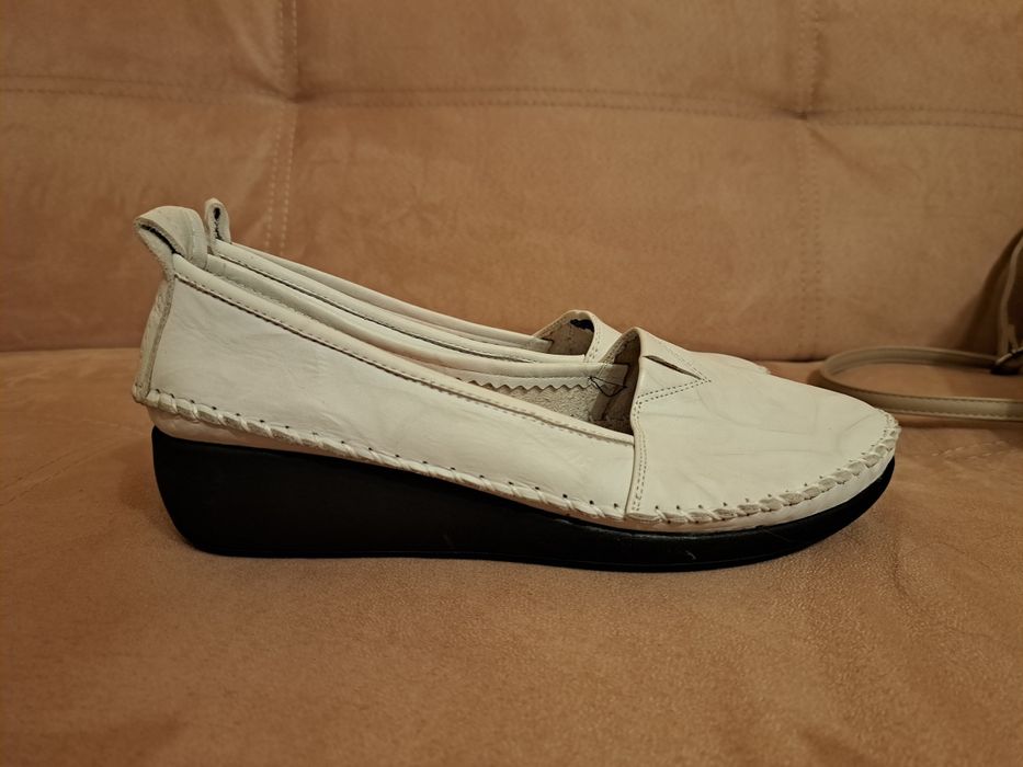 Дамски кожени обувки