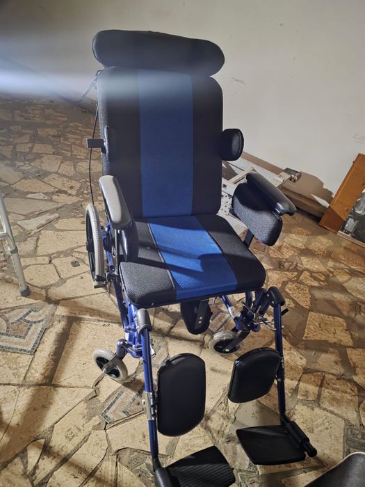 1)Кресло коляска новый