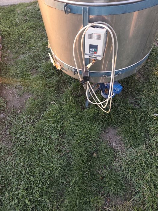 Центрофуга за пчелен мед