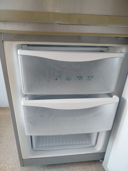 Холодильник Samsung