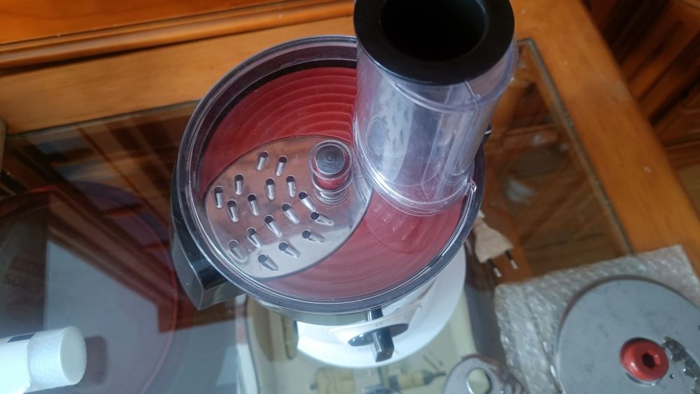 Vând razatoare Philips HR1388/80 utilizată