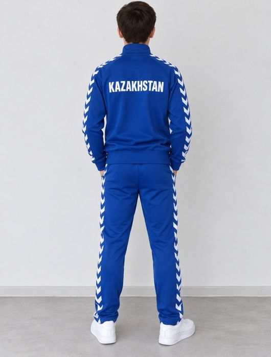 Костюм спортивный
