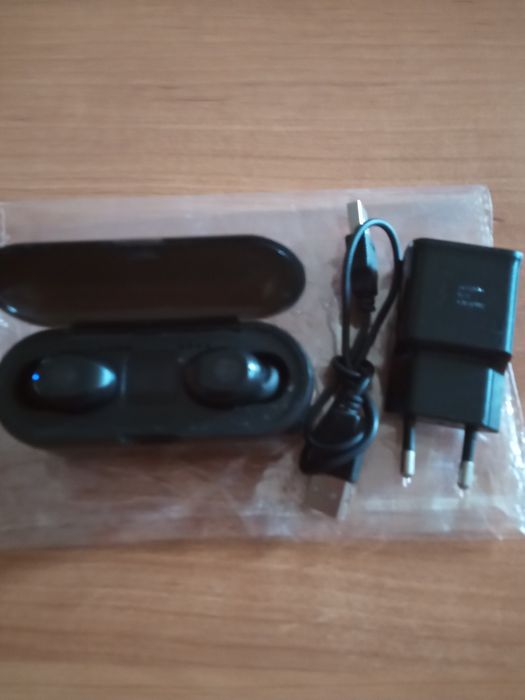 Беспроводные  наушники.