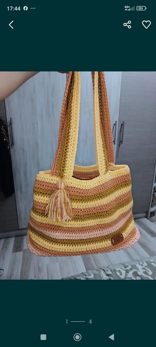 Плетени дамски чанти.