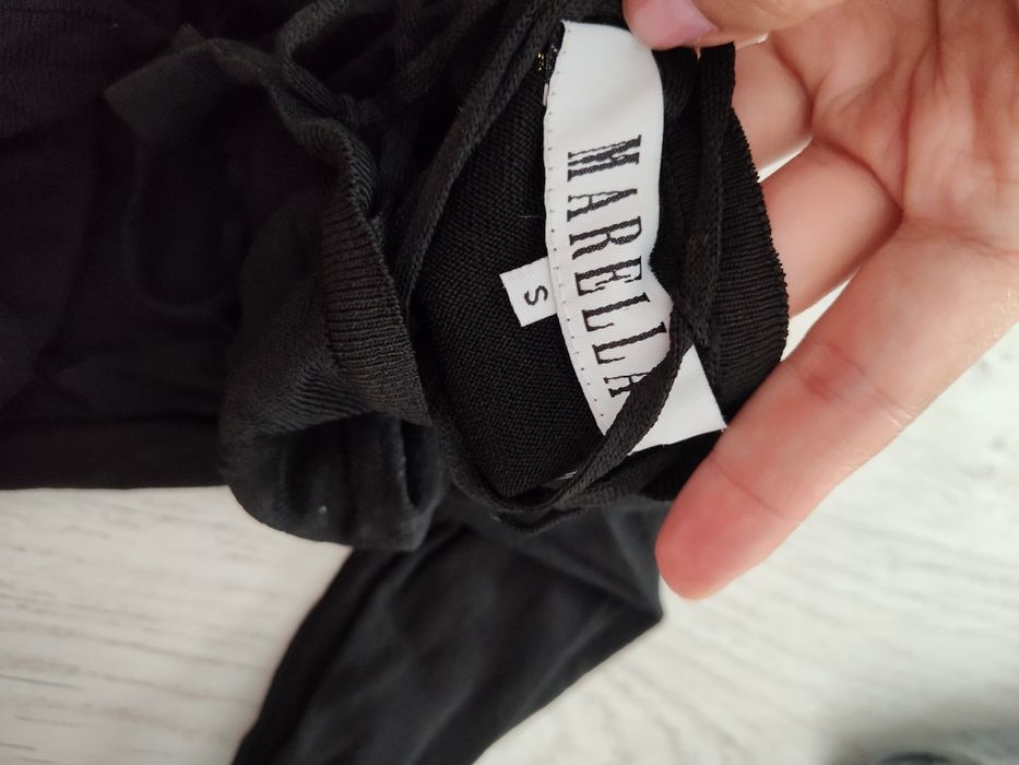 Tricou negru de dama cu mânecă lungă și șireturi la spate, mărimea S