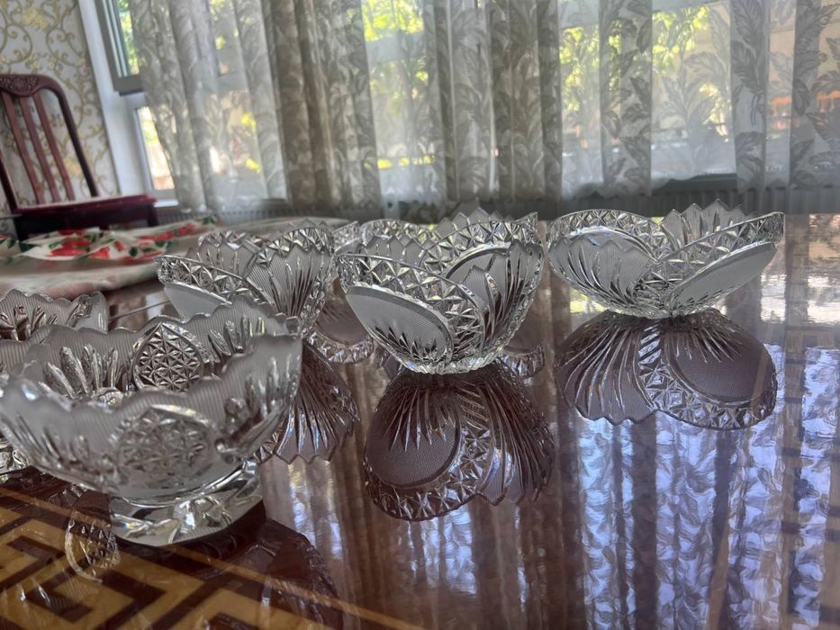 Набор хрустальных ваз