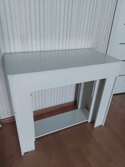Продам срочно стол раздвижной