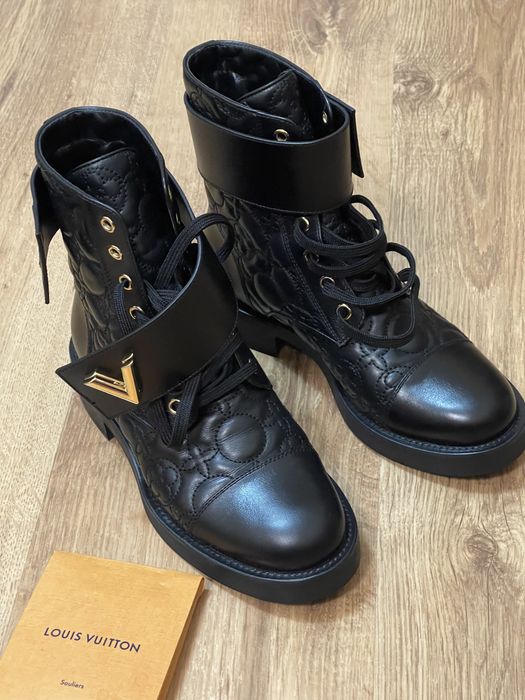 Продам оригинал сапоги, кожаные, бренд Louis Vuitton