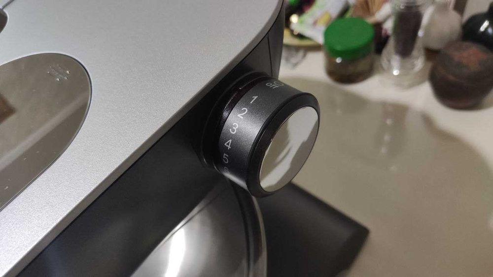 Продам кухонный комбайн Bosch MUM59M55, оригинал, состояние идеальное