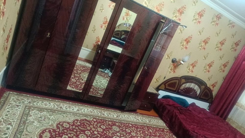 Спальный гарнитур. Состояние отличное. Кровать, шифонер, трюмо, 2 тумб