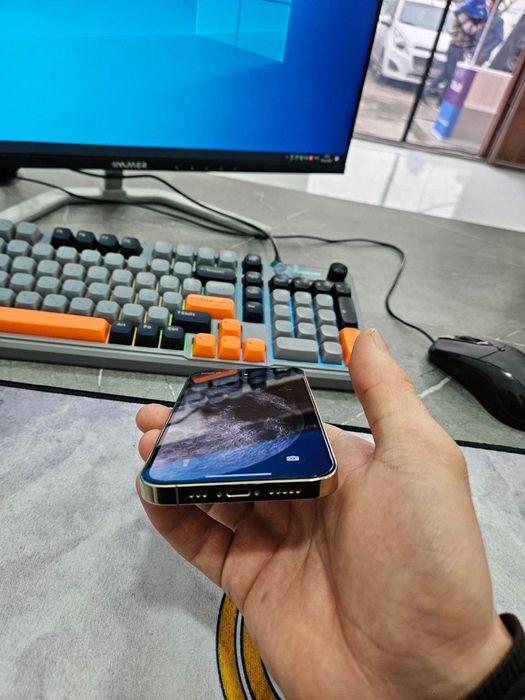 Iphone 13pro ochilmagan vakum