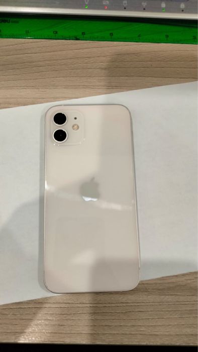 Продам айфон 12