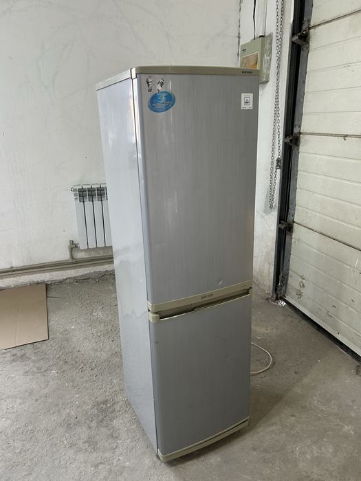 Продам холодильник