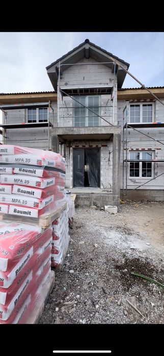 Inchiriez schelă Layher