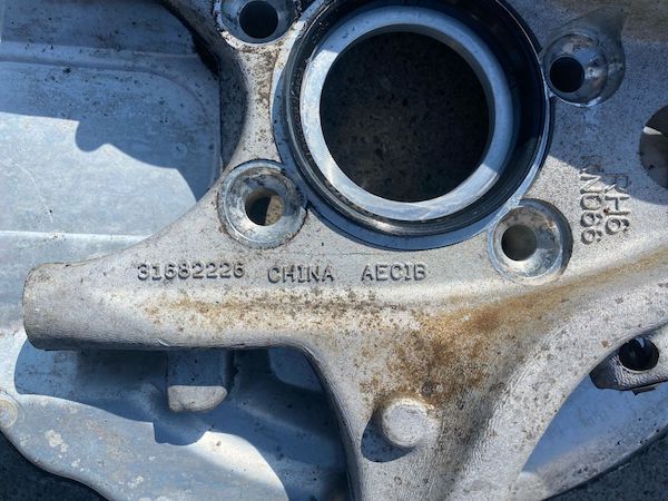 Fuzeta dreapta fata VOLVO S90 V90 2016+ 31682226