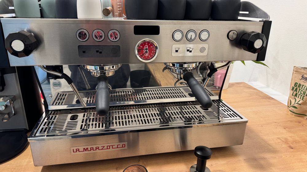 Vand espressor La Marzocco Linea PB, in garantie, folosit 3 luni