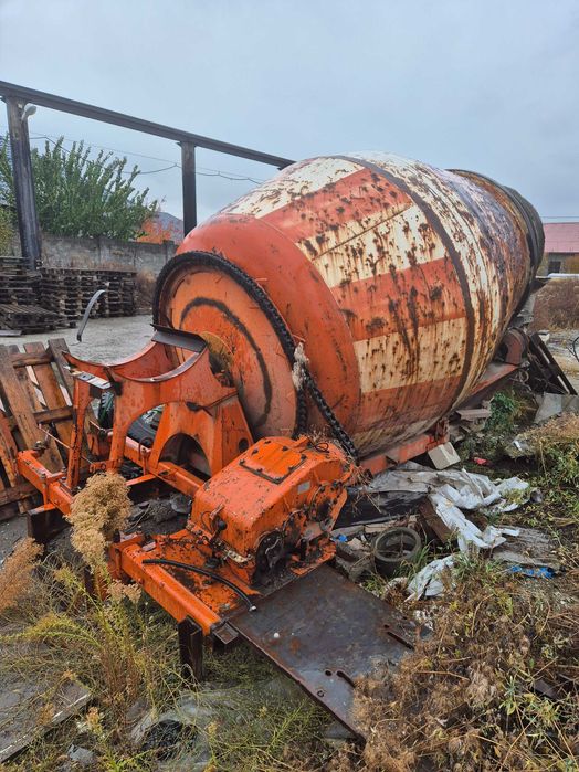 Продам бетономешалку и доски