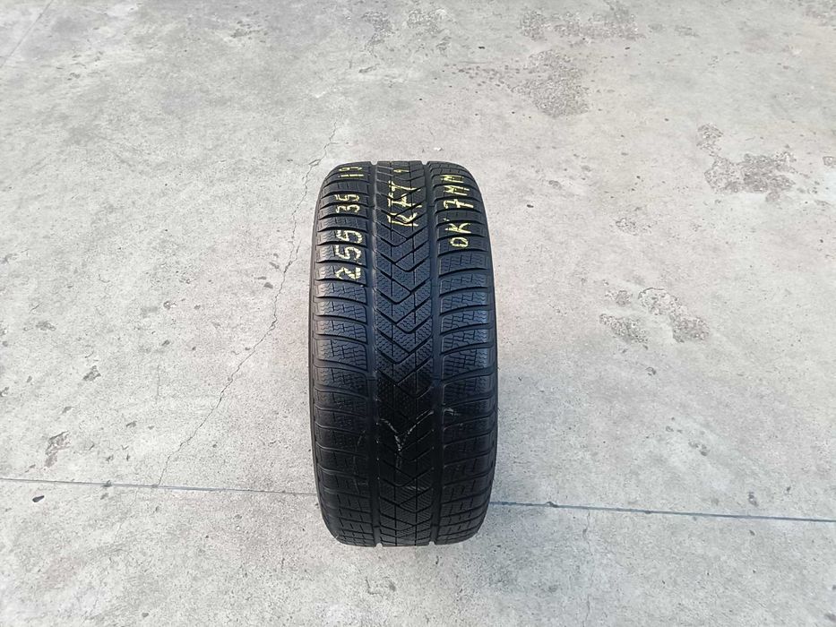 O anvelopa iarna 255 35 19 pirelli sottozero run flat profil 7 mm