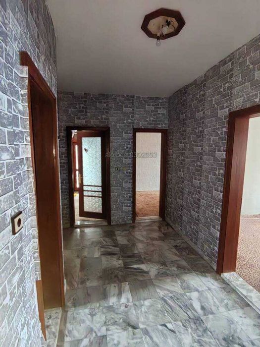 Продава се Къща в Провадия - 380 кв.м за 295 €/кв.м - Снимка #3