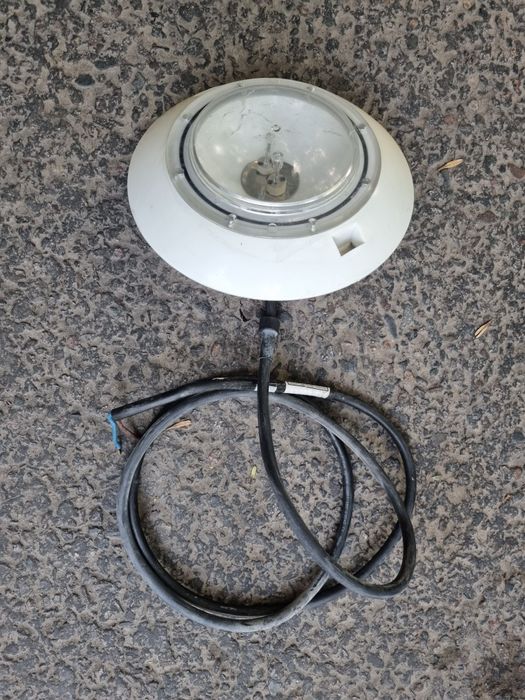 Прожектор для бассейна