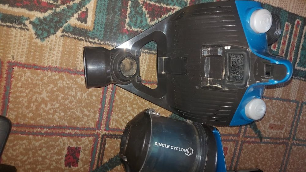 Пылесос рабочий.