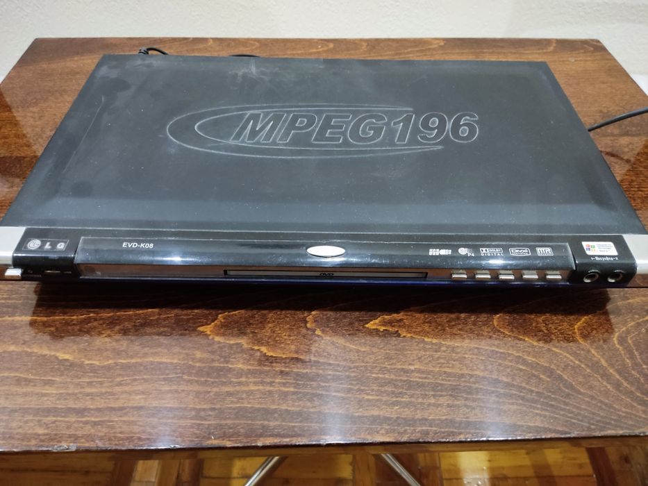 DVD плеер в хорошем состоянии