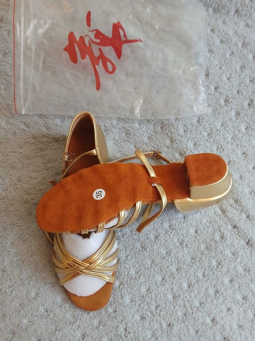 Обувки за латина