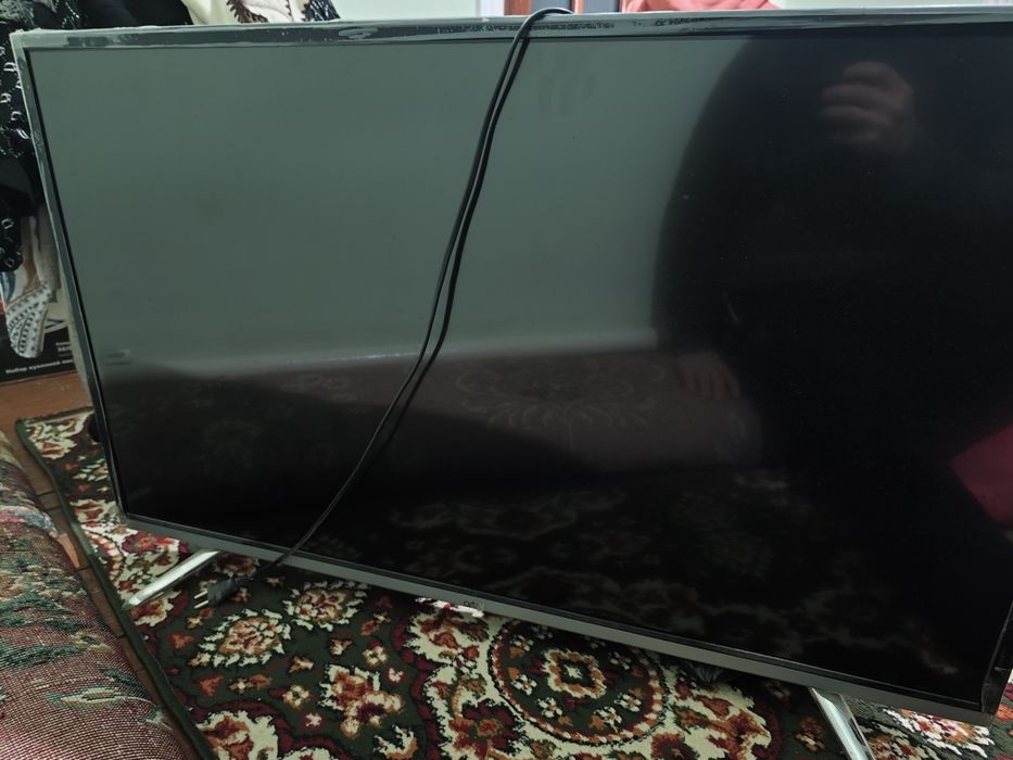 Televizor kalonka Saat isleyd