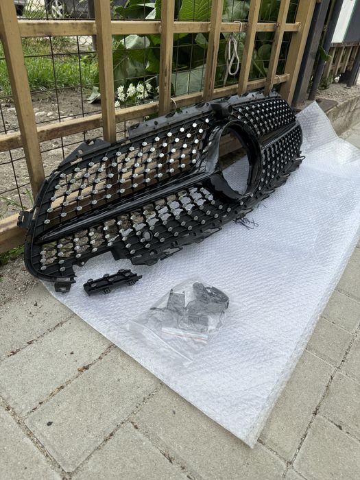 Оригинална решетка CLS c257