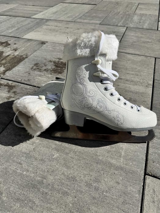 Patine gheata dama marimea 36 din piele