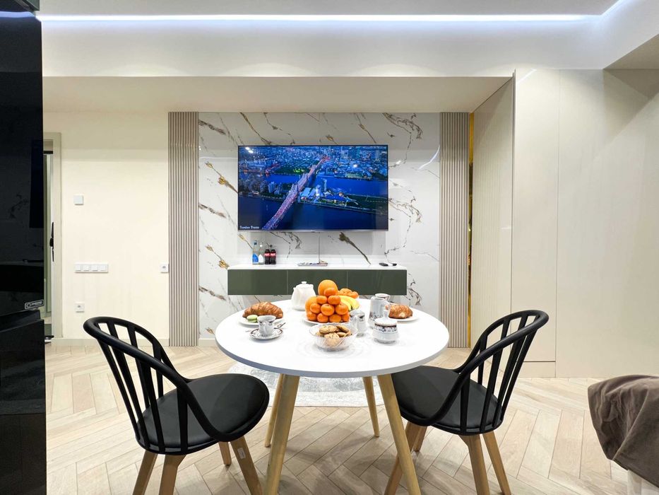 Светлая дизайнерская студия на 16 этаже в ЖК Modera Towers суточно