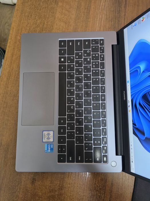 Huawei matebook D14 cor i3 12gen 8/256