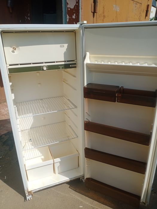 Продам холодильник, рабочий.