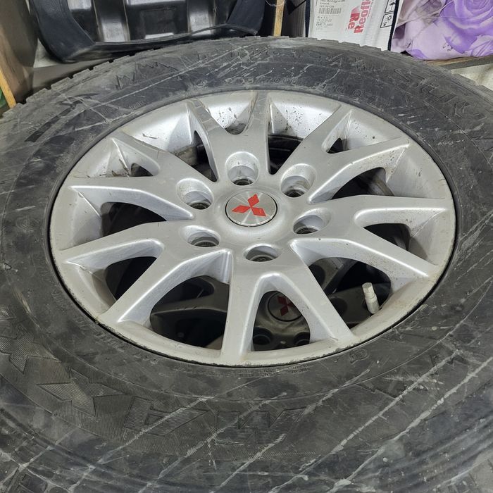 Продам диски с зимней резиной