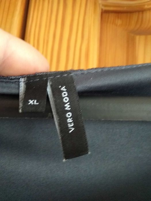 Дантелена рокля с подплата  в прекрасен гълъбово сив цвят