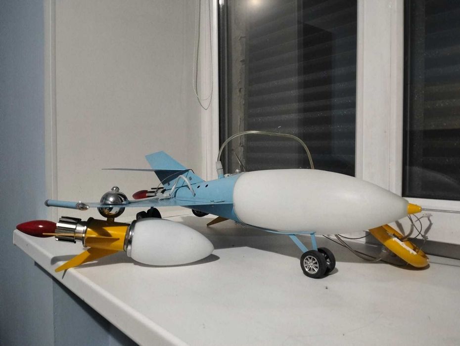 продам люстру в детскую