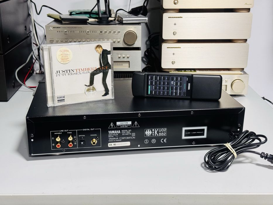 CD-player de fidelitate YAMAHA CDX-890,telecomandă,Pro-Bit, Repeat
