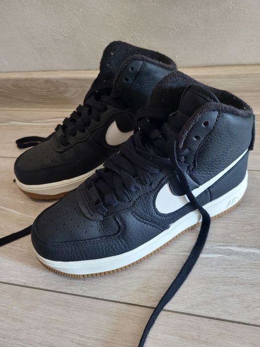 Зимни високи кецове Nike