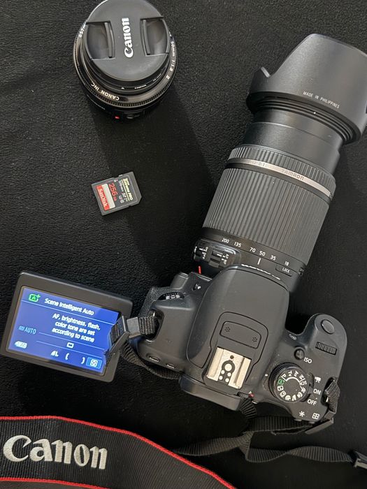 Canon EOS 700D + două obiective + card 256GB – stare bună