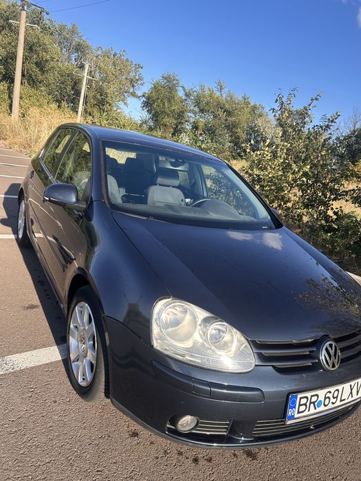 Vând golf 5 in stare buna de functionare