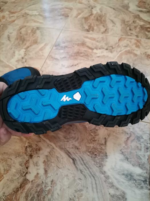 Чисто нови зимни обувки