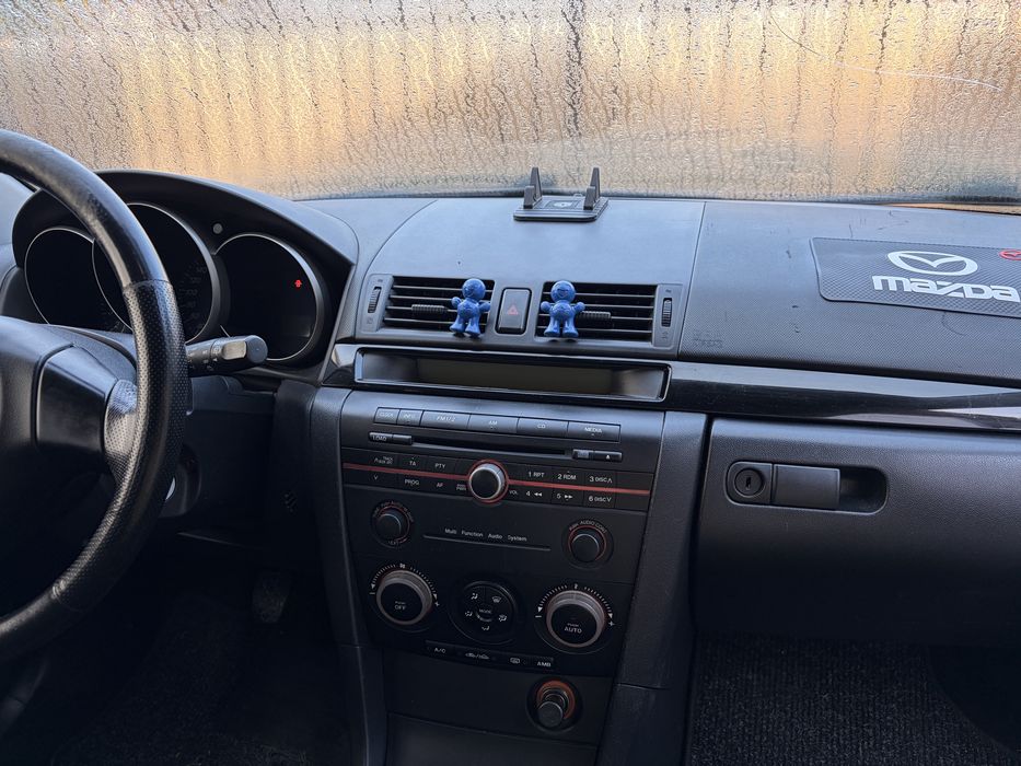 MAZDA 3 2006 — imagine 2