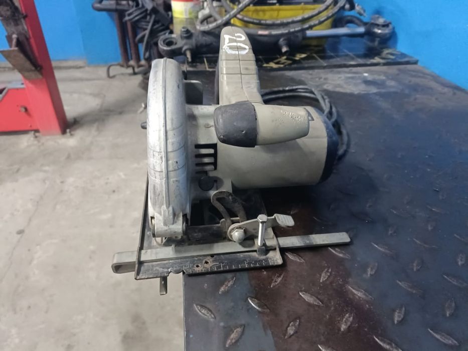 Циркулярная пила CROWN CT 4117